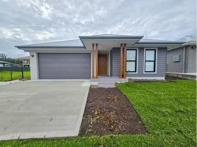 Unique 4 BR 18 Sunvale Street, GILEAD House for rent Listed b.