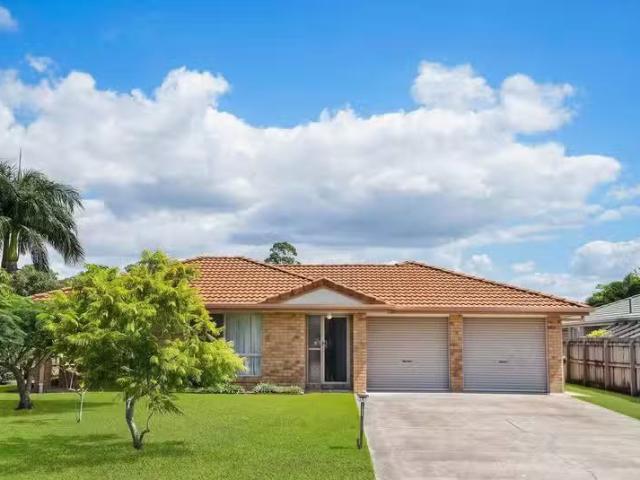 For Rent! 4 BR 19 Doomben Place, Bracken Ridge, QLD 4017 Hou.