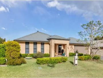 Just in! 4 BR 20 Hillview Avenue, Dungog House for rent Liste.