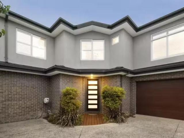 Just in! 4 BR 2/16 Susinteraction Street, Blackburn North VIC.