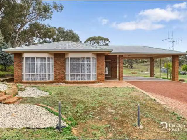 Unique 4 BR 227 Marong Rd, Maiden Gully House for rent Listed.
