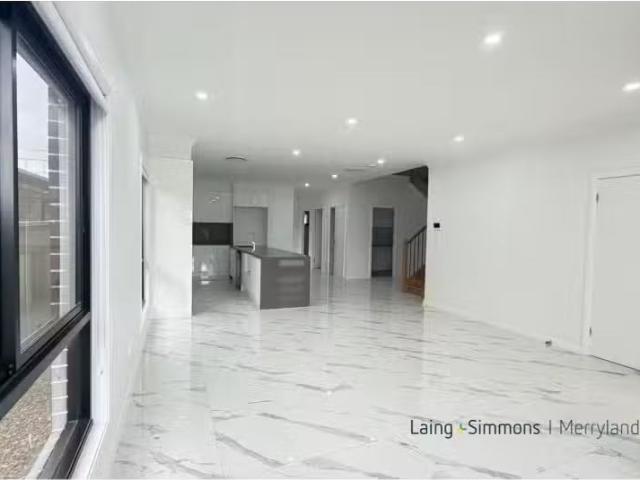 For Rent! 4 BR 23A Binda Street, Merrylands Townhouse for rent.