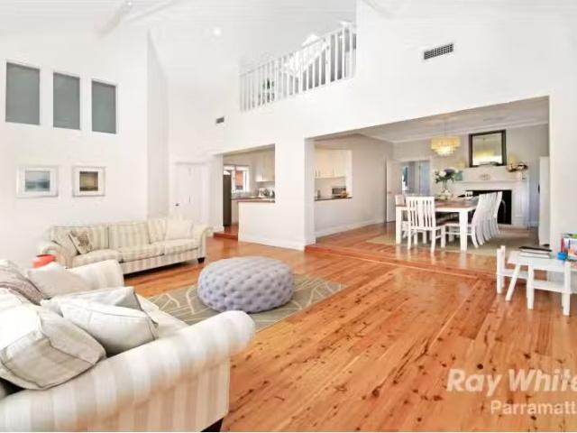 Deal! 4 BR 24 Bourke Street, NORTH PARRAMATTA House for rent.