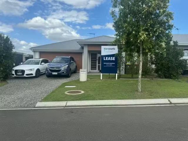 Just in! 4 BR 24 Spruce Circuit, HILLCREST, QLD 4118 House f.
