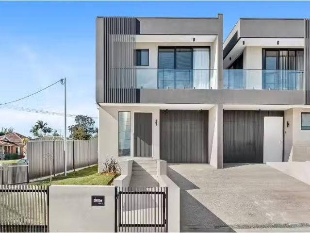 Rental! 4 BR 260A Woronora Road, Engadine House for rent List.