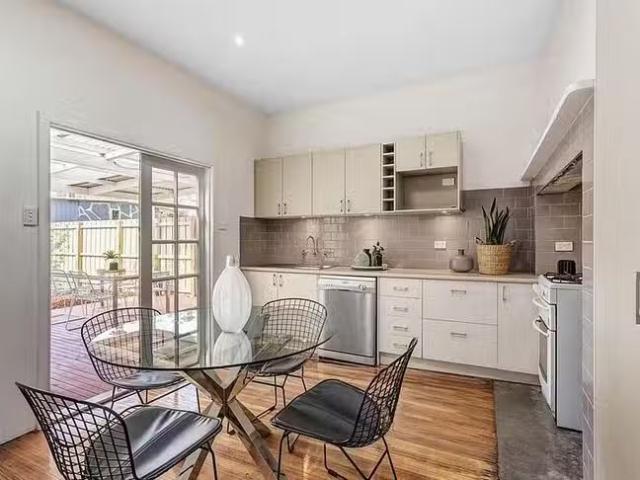 Just in! 4 BR 281 Brunswick Road, Brunswick, VIC 3056