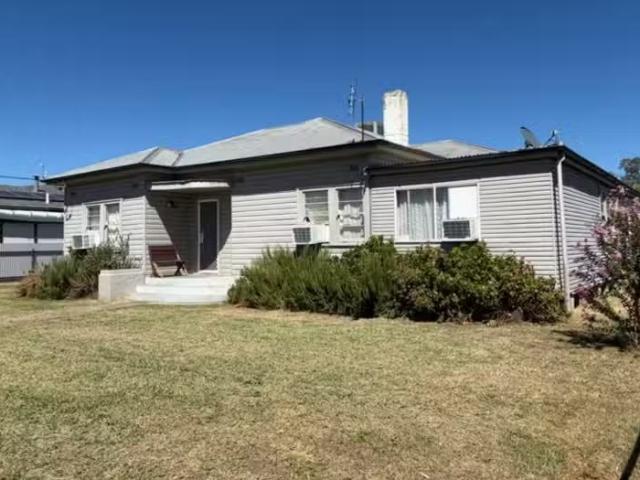 For Rent! 4 BR 295 Gosport Street, Moree House for rent Liste.