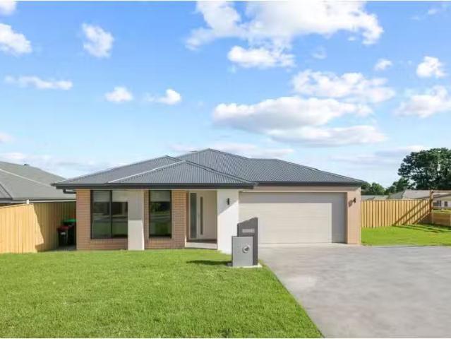 Cheap 4 BR 2 Francis Street, MOSS VALE House for rent Listed.