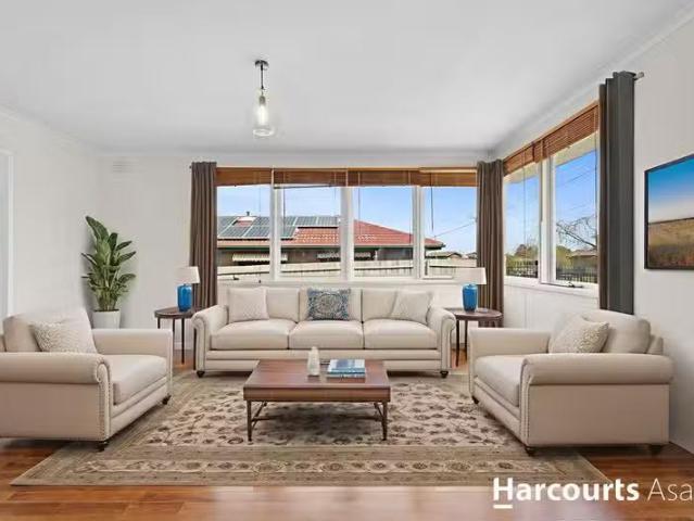 Cheap 4 BR 2 Lyndale Court, Dandenong North, VIC 3175 House.