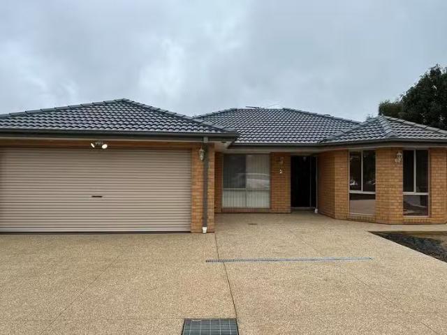 Deal! 4 BR 2 Minogue Way, Wallan, VIC 3756