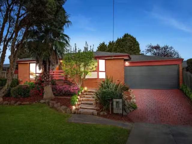 Cheap 4 BR 30 Angelica Crescent, Croydon Hills VIC 3136 Hous.