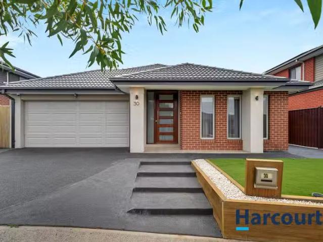 For Rent! 4 BR 30 Ezra Street, CRANBOURNE EAST, VIC 3977 Hou.