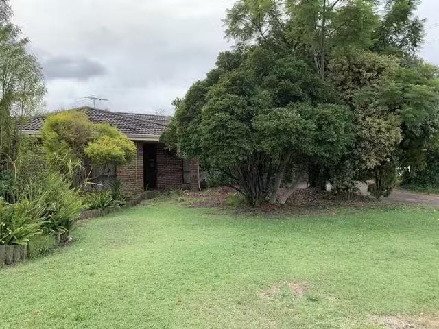 Deal! 4 BR 32 Turret Road, Willetton, WA 6155