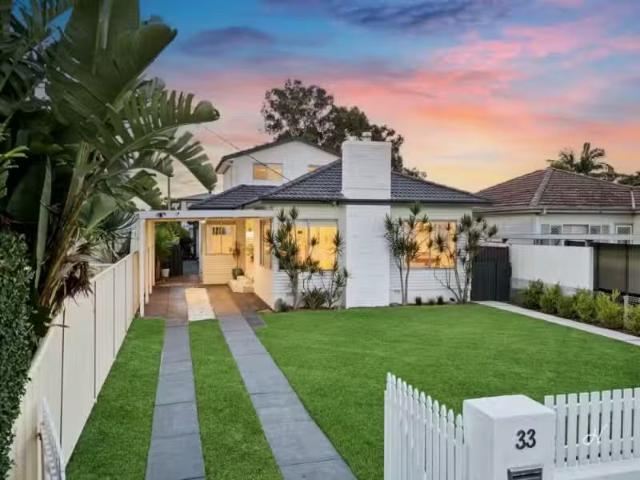 Cheap 4 BR 33 Veron Road, UMINA BEACH House for rent Listed b.