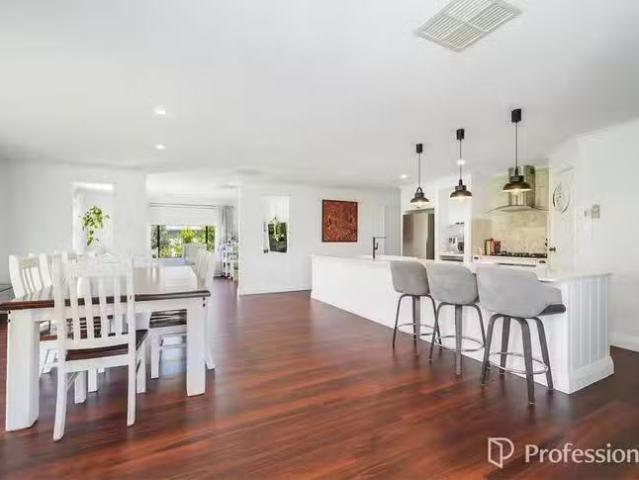 Unique 4 BR 36 Zlinya Circle, Spearwood, WA 6163