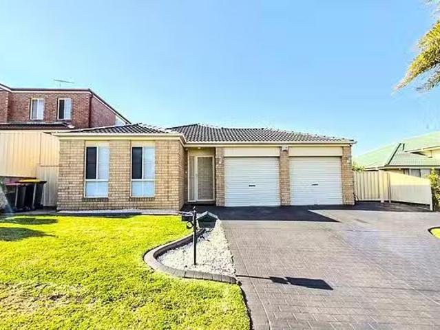 Cheap 4 BR 7 Herrick Close, West Hoxton, NSW 2171