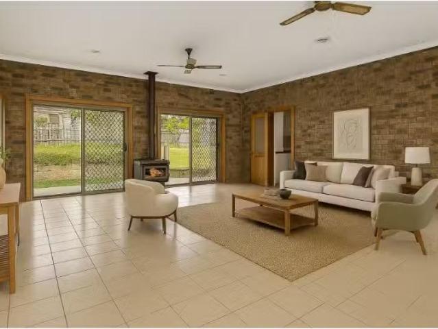 New 4 BR 7 Parry Street, Putney House for rent Listed by Sara.