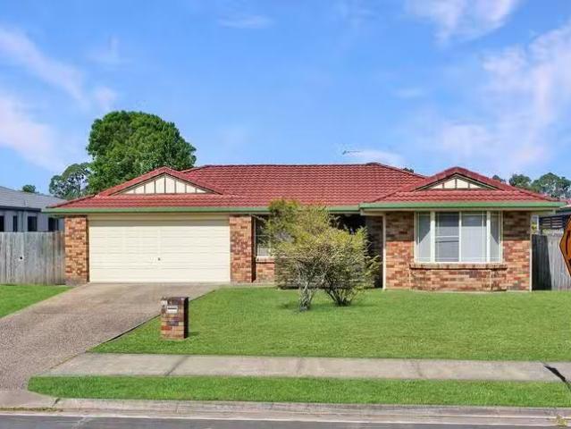 Unique 4 BR 40 Glenfields Boulevard, Mountain Creek, QLD 4557