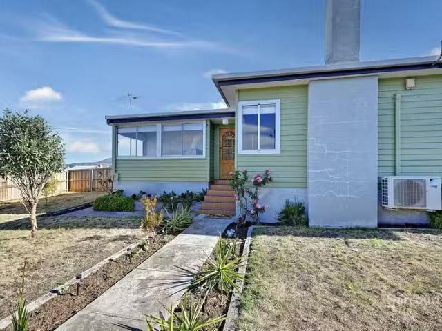 Deal! 4 BR 42 Renfrew Circle, GOODWOOD, TAS 7010 House for R.