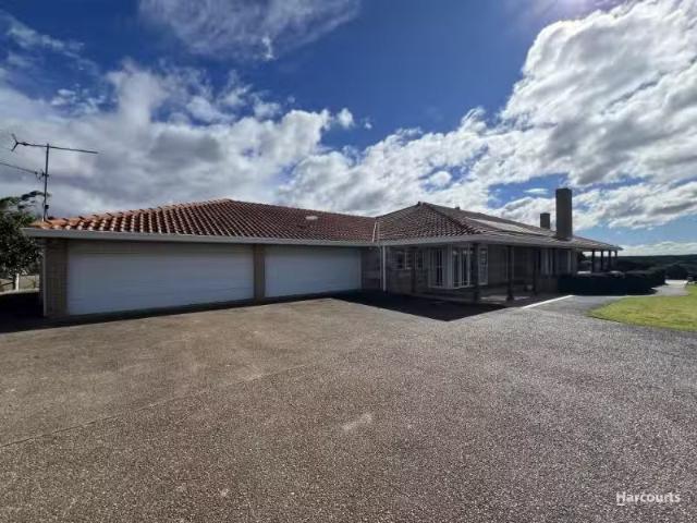 For Rent! 4 BR 460 Brooks Point Road, Appin House for rent Li.