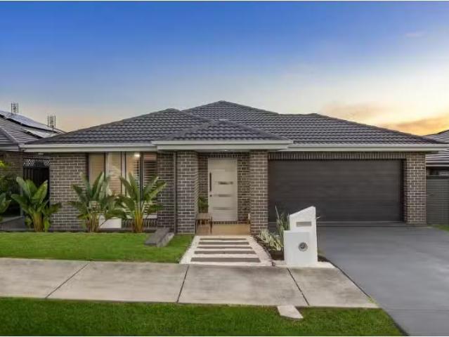 Cheap 4 BR 48 Caravel Street, Hamlyn Terrace House for rent L.
