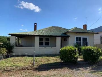 Nice 4 BR 49 Byrnes Ave, Tamworth House for rent Listed by Em.