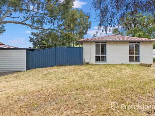 Nice 4 BR 4 Berberis Way, Forrestfield, WA 6058