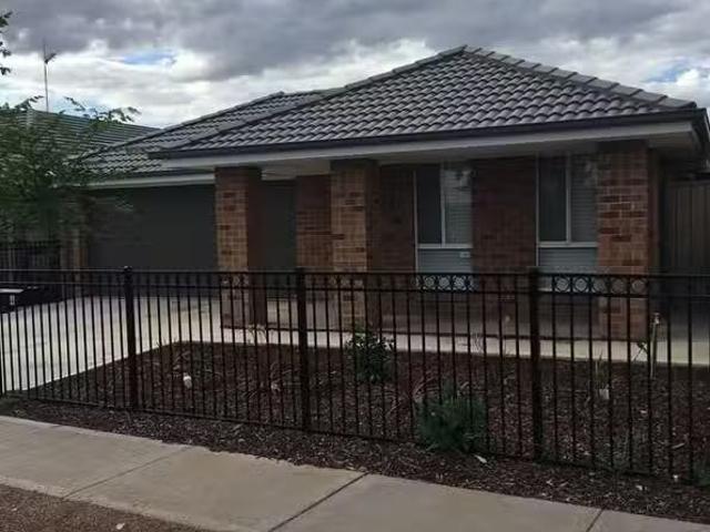 Charming 4 BR 4 Roberts Crescent, SMITHFIELD PLAINS, SA 5114.