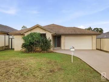 Rental! 4 BR 52 Zinfandel Circuit, CESSNOCK House for rent Li.