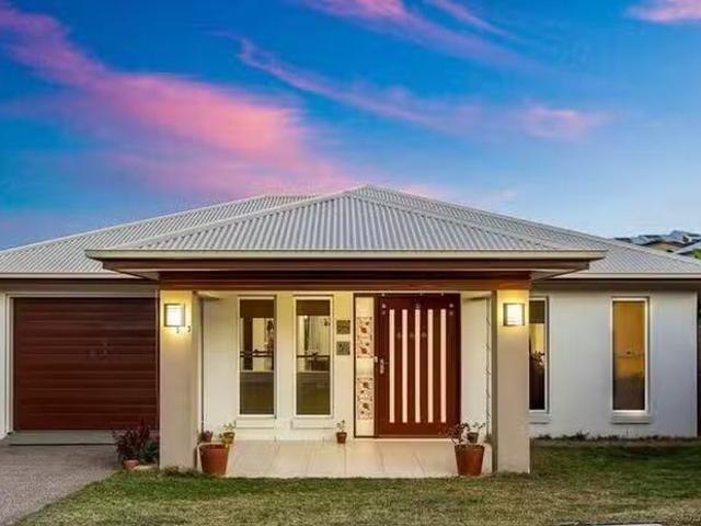 Just in! 4 BR 53 Parkland Drive, Springfield Lakes, QLD 4300