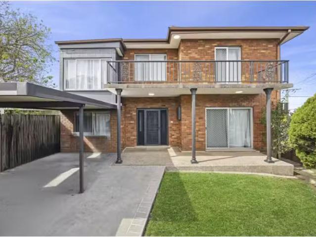 Deal! 4 BR 53 Pine Avenue, Narraweena House for rent Listed b.