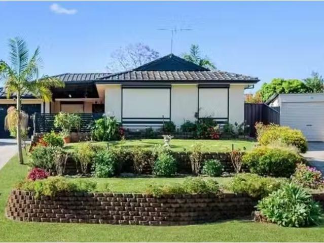 Charming 4 BR 5 Epidote Close, EAGLE VALE House for rent List.