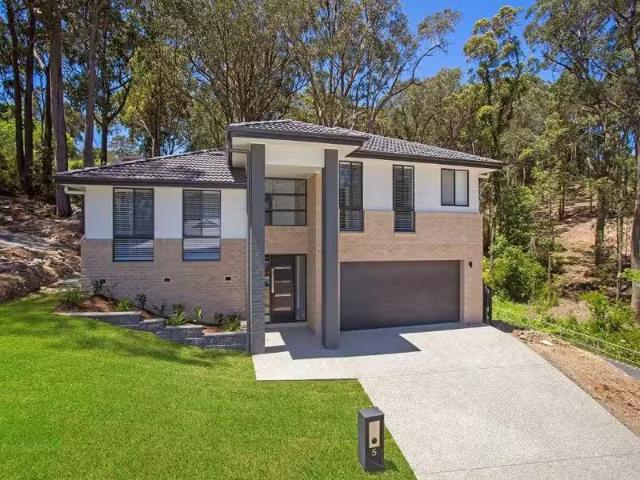 For Rent! 4 BR 5 Grand Valley Way, NEW LAMBTON HEIGHTS House f.