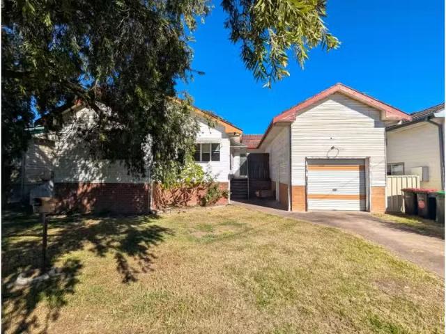 Charming 4 BR 5 Greenwood Avenue, SINGLETON House for rent Li.