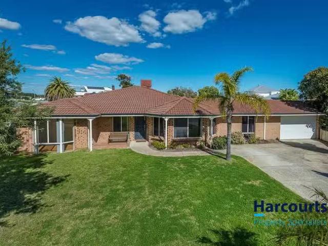 Cheap 4 BR 5 Keel Place, Ocean Reef, WA 6027