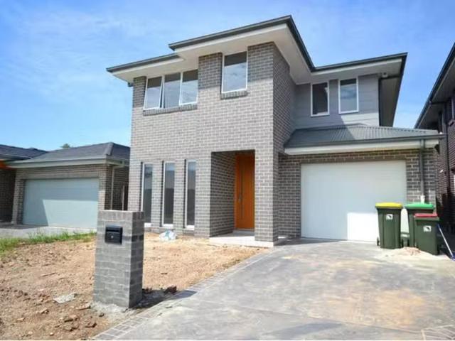Unique 4 BR 5 Mindari Street, Leppington House for rent Liste.