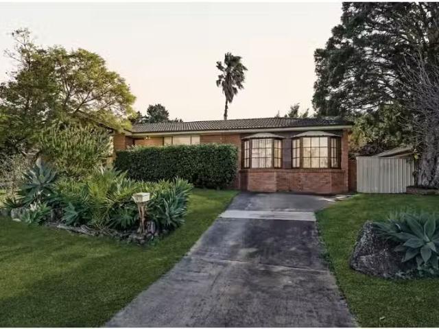 Deal! 4 BR 6 Clinton Drive, Narellan House for rent Listed by.