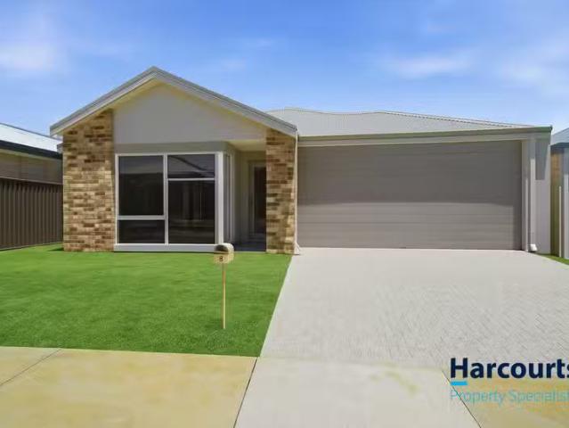 Just in! 4 BR 6 Homevale Way, CLARKSON, WA 6030 House for Rent