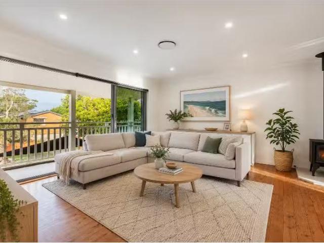 Just in! 4 BR 6 Palara Place, Dee Why House for rent Listed b.