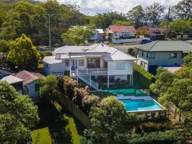 For Rent! 4 BR 72 Davies Road, Ashgrove, QLD 4060