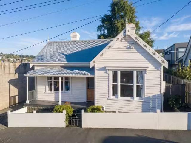 For Rent! 4 BR 86 Galvin Street, SOUTH LAUNCESTON, TAS 7249.