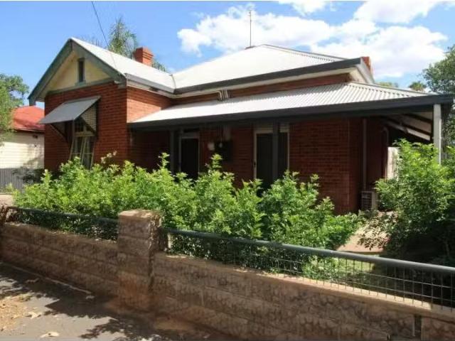 Unique 4 BR 87 Darling Street, DUBBO House for rent Listed by.