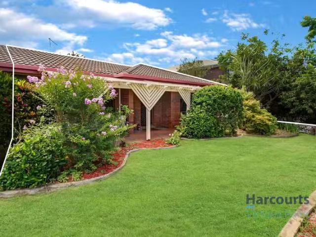 Deal! 4 BR 88a Point OHalloran Road, VICTORIA POINT, QLD 4165.