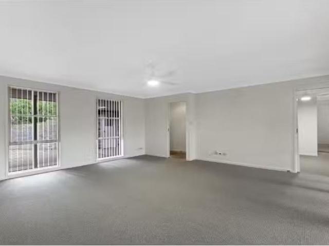 Rental! 4 BR 8 Bowden Road, Port Macquarie House for rent Lis.