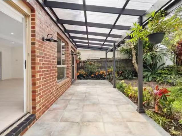 Nice 4 BR 8 Kempbridge Avenue, Seaforth House for rent Listed.