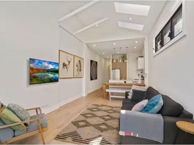 Nice 4 BR 8 Smith Street, MANLY House for rent Listed by Luke.
