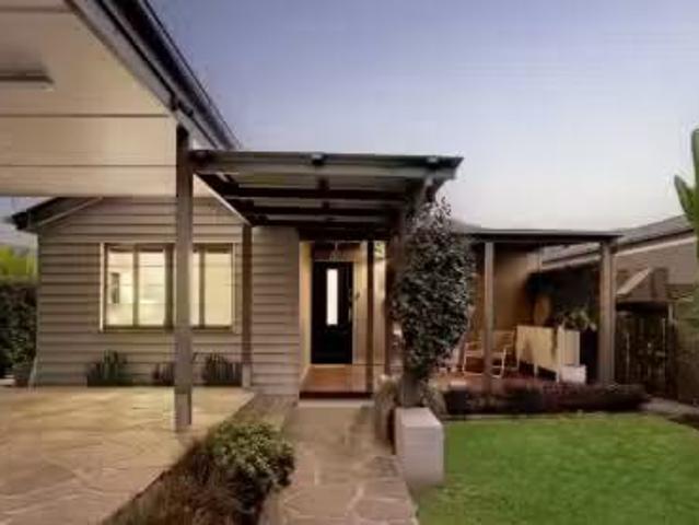 For Rent! 4 BR 91 Kennington Road, CAMP HILL, QLD 4152 House.