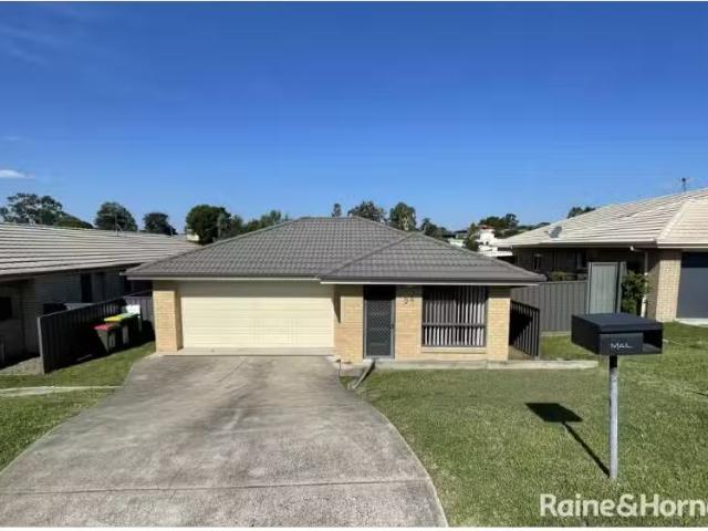 Unique 4 BR 92 Osborn Avenue, MUSWELLBROOK House for rent Lis.