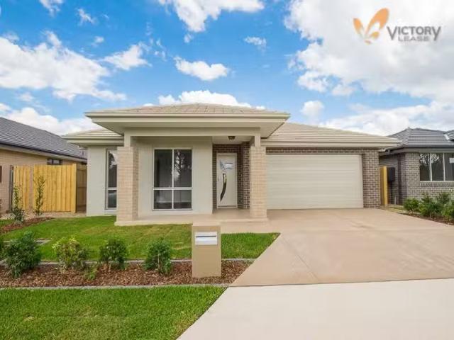 Charming 4 BR 94 Dalmatia Avenue, Edmondson Park House for ren.