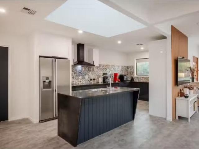 Cheap 4 BR 970 Waugh Road, North Albury House for rent Listed.